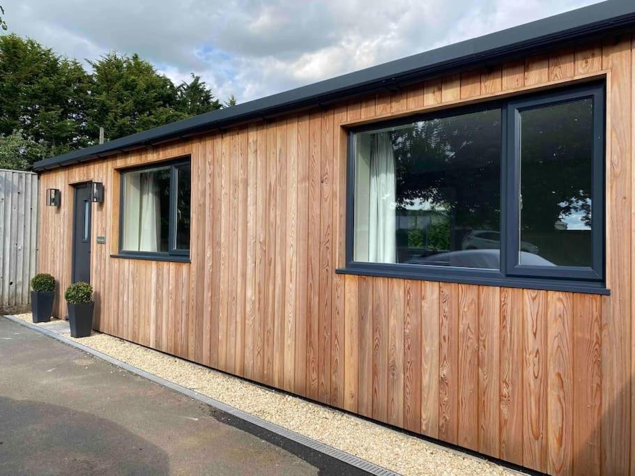 Larks Leaze Lodge, Steeple Ashton, Wiltshire 트로브리지 외부 사진