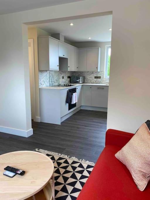 Larks Leaze Lodge, Steeple Ashton, Wiltshire 트로브리지 외부 사진